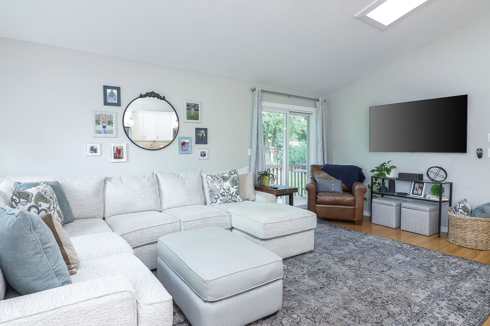 323 Danbury Drive, Naperville, IL 60565