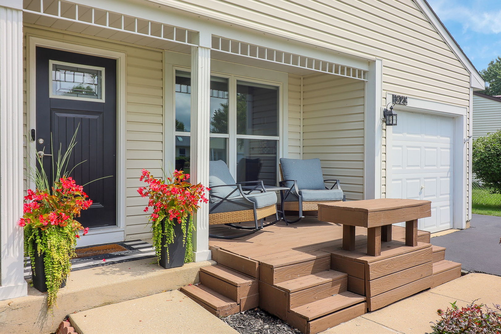 323 Danbury Drive, Naperville, IL 60565