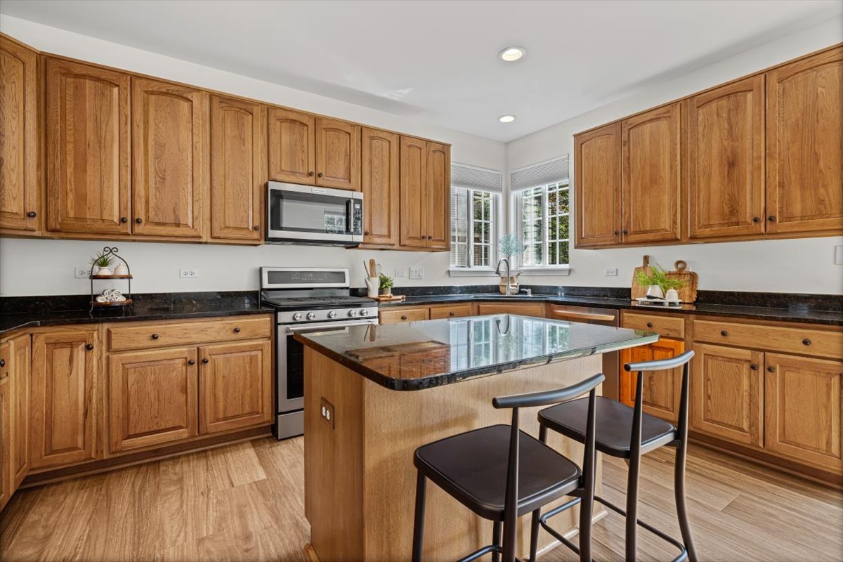 1509 Eric Lane, Libertyville, IL 60048