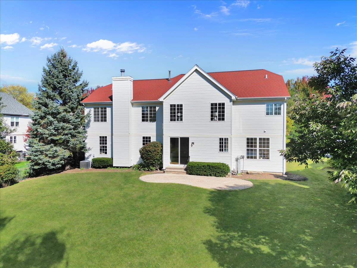 1509 Eric Lane, Libertyville, IL 60048
