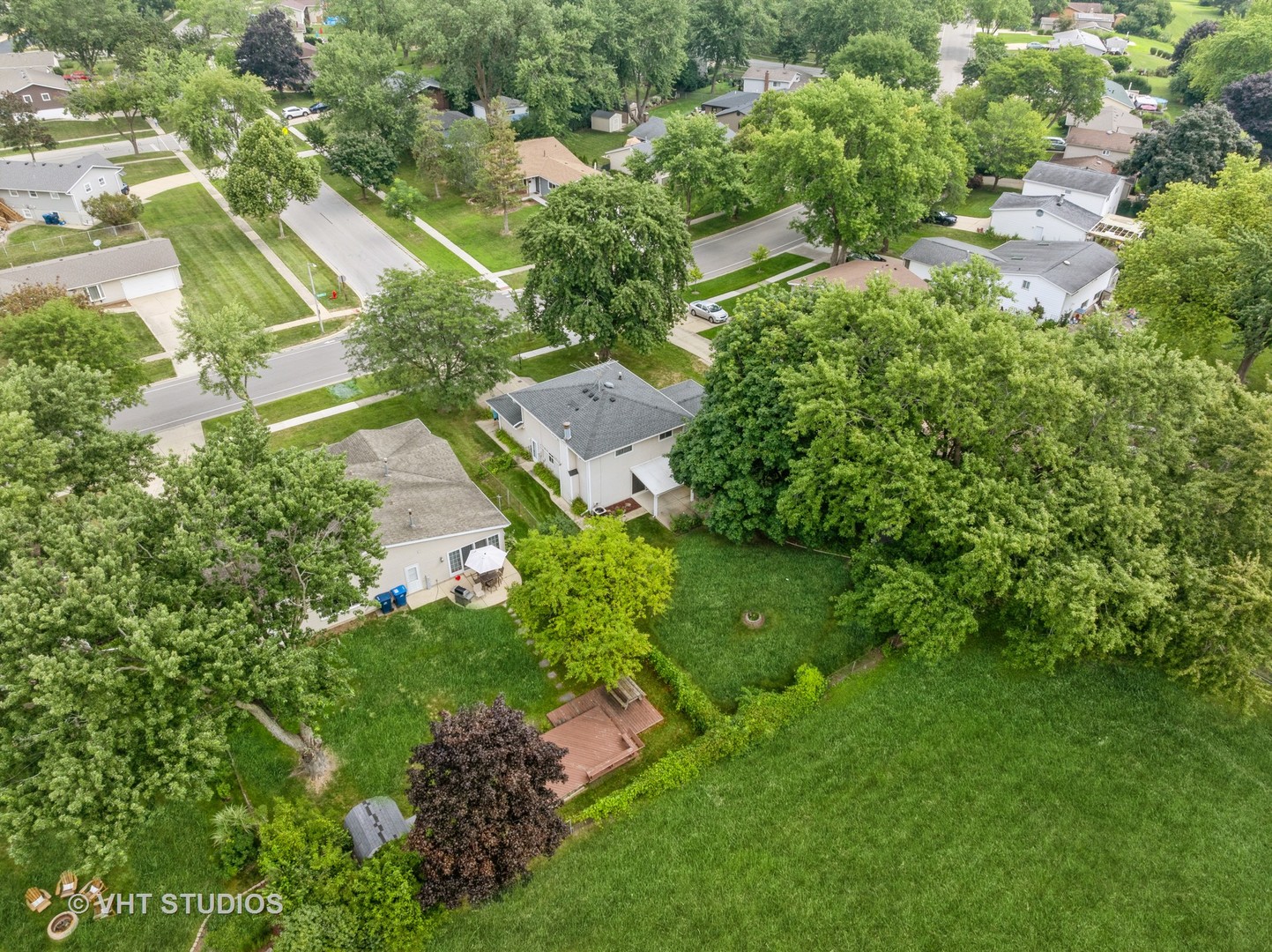 1027 Duxbury Lane, Schaumburg, IL 60193