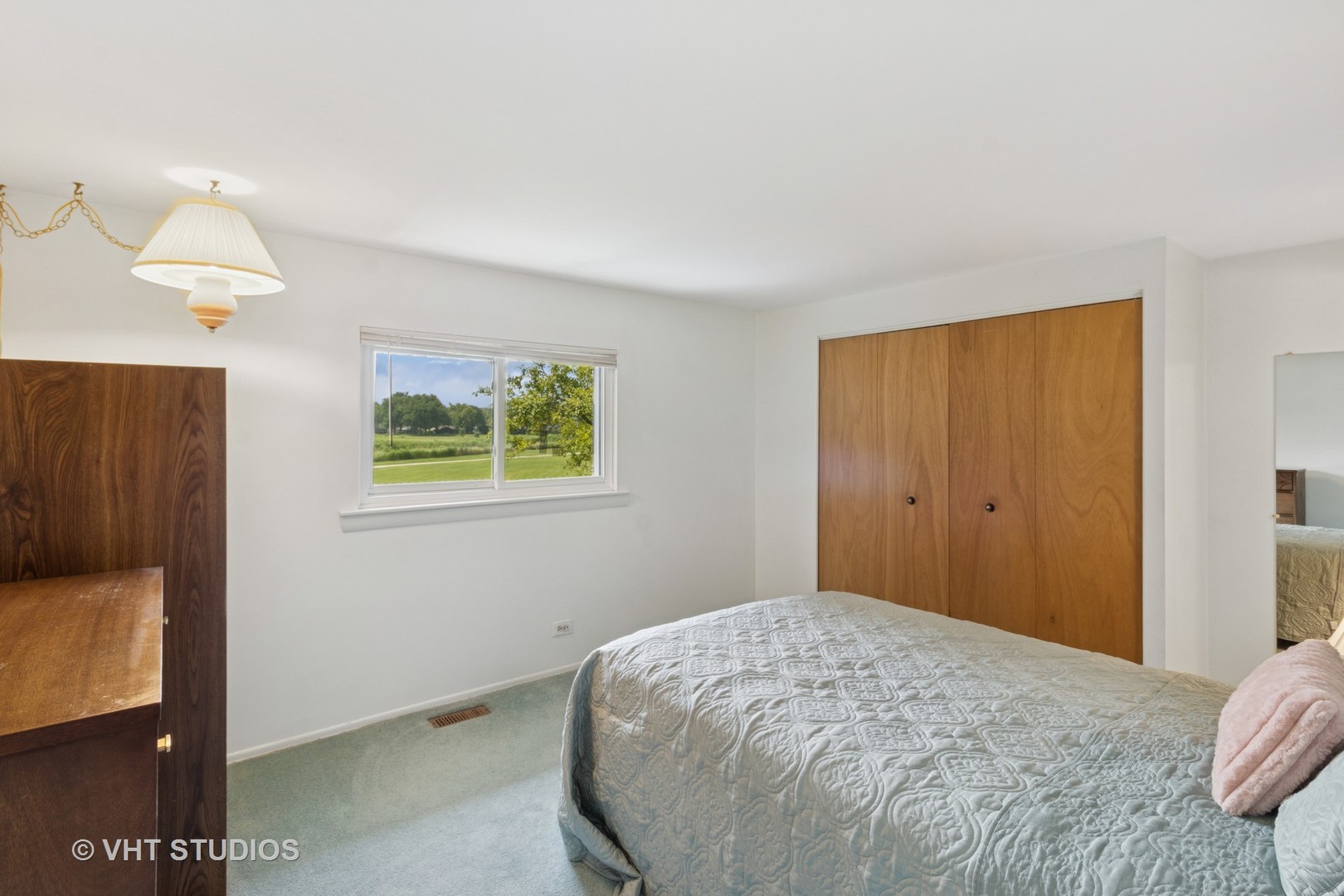 1027 Duxbury Lane, Schaumburg, IL 60193