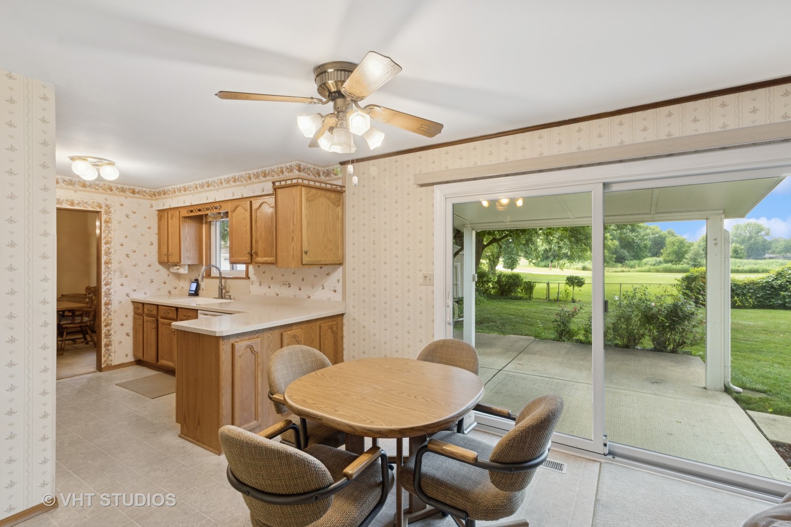 1027 Duxbury Lane, Schaumburg, IL 60193