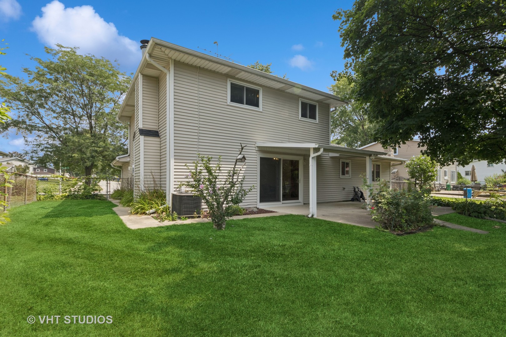 1027 Duxbury Lane, Schaumburg, IL 60193