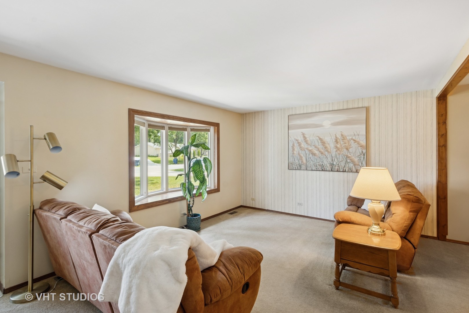 1027 Duxbury Lane, Schaumburg, IL 60193