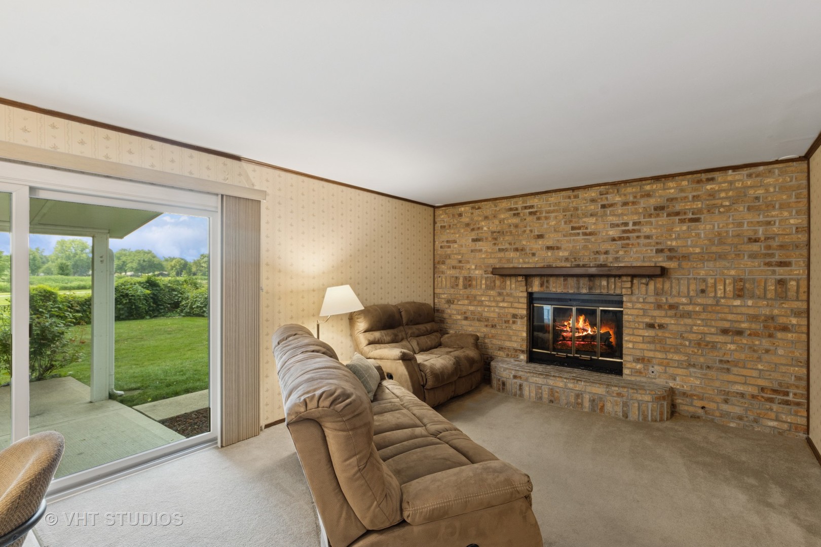 1027 Duxbury Lane, Schaumburg, IL 60193