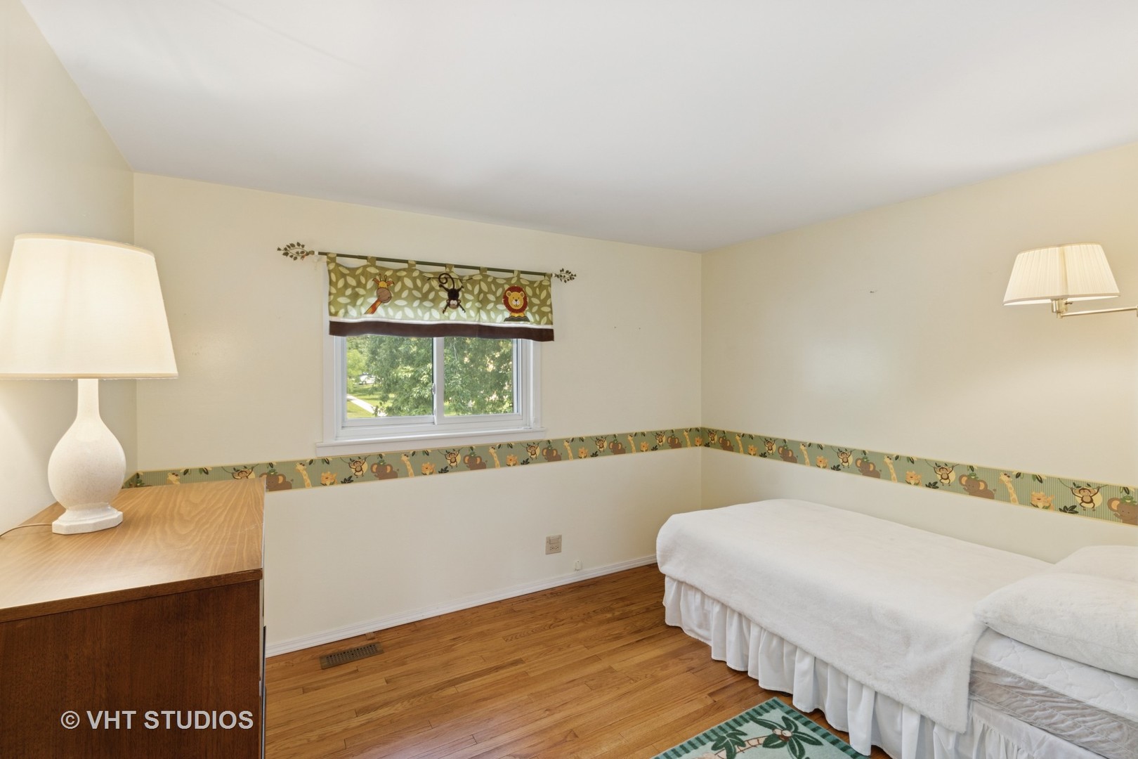 1027 Duxbury Lane, Schaumburg, IL 60193