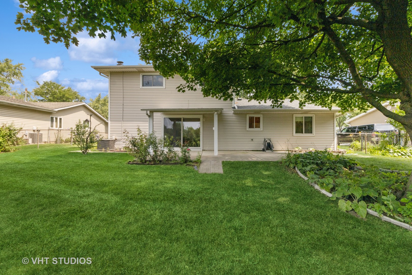1027 Duxbury Lane, Schaumburg, IL 60193