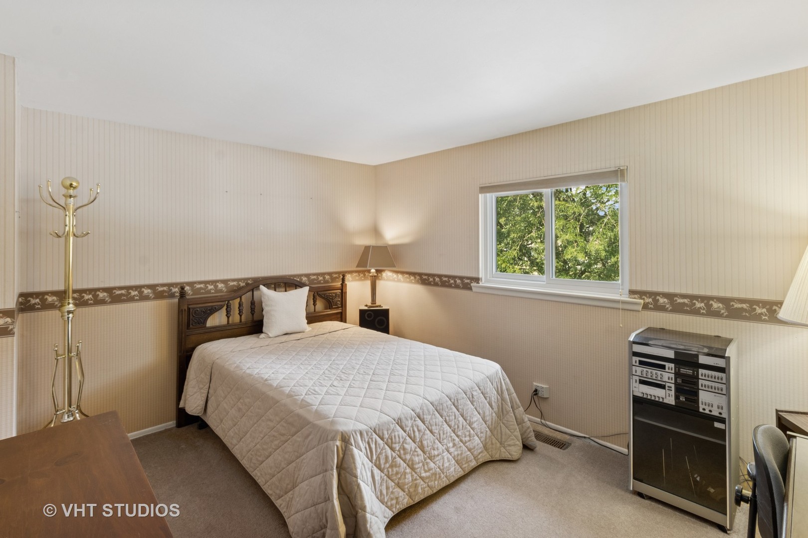 1027 Duxbury Lane, Schaumburg, IL 60193