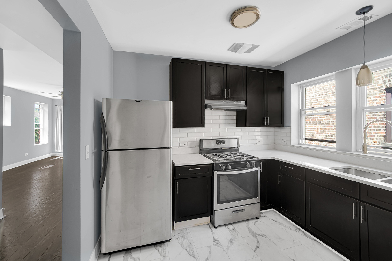 7305 S Yates Boulevard, Chicago, IL 60649