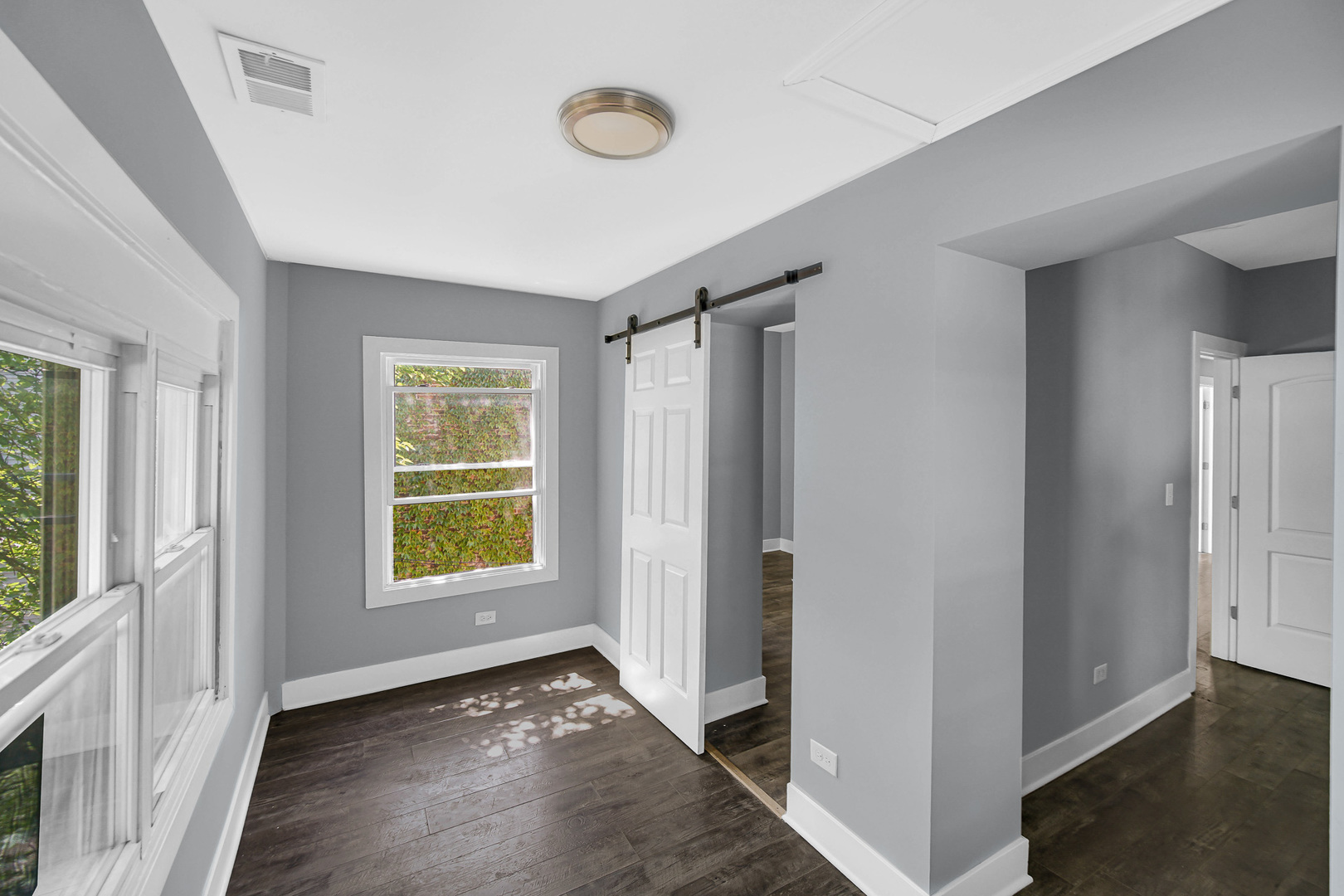 7305 S Yates Boulevard, Chicago, IL 60649