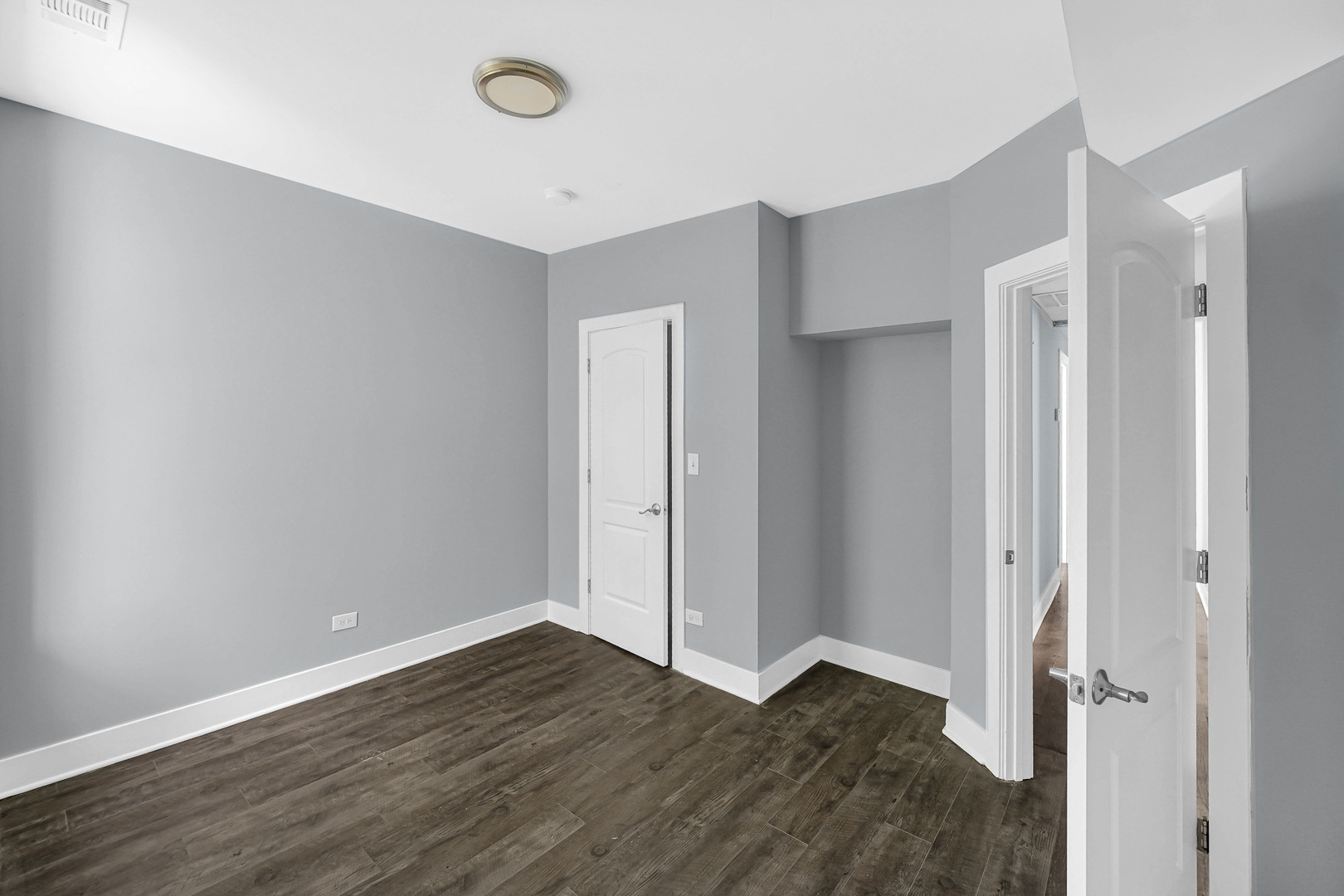7305 S Yates Boulevard, Chicago, IL 60649