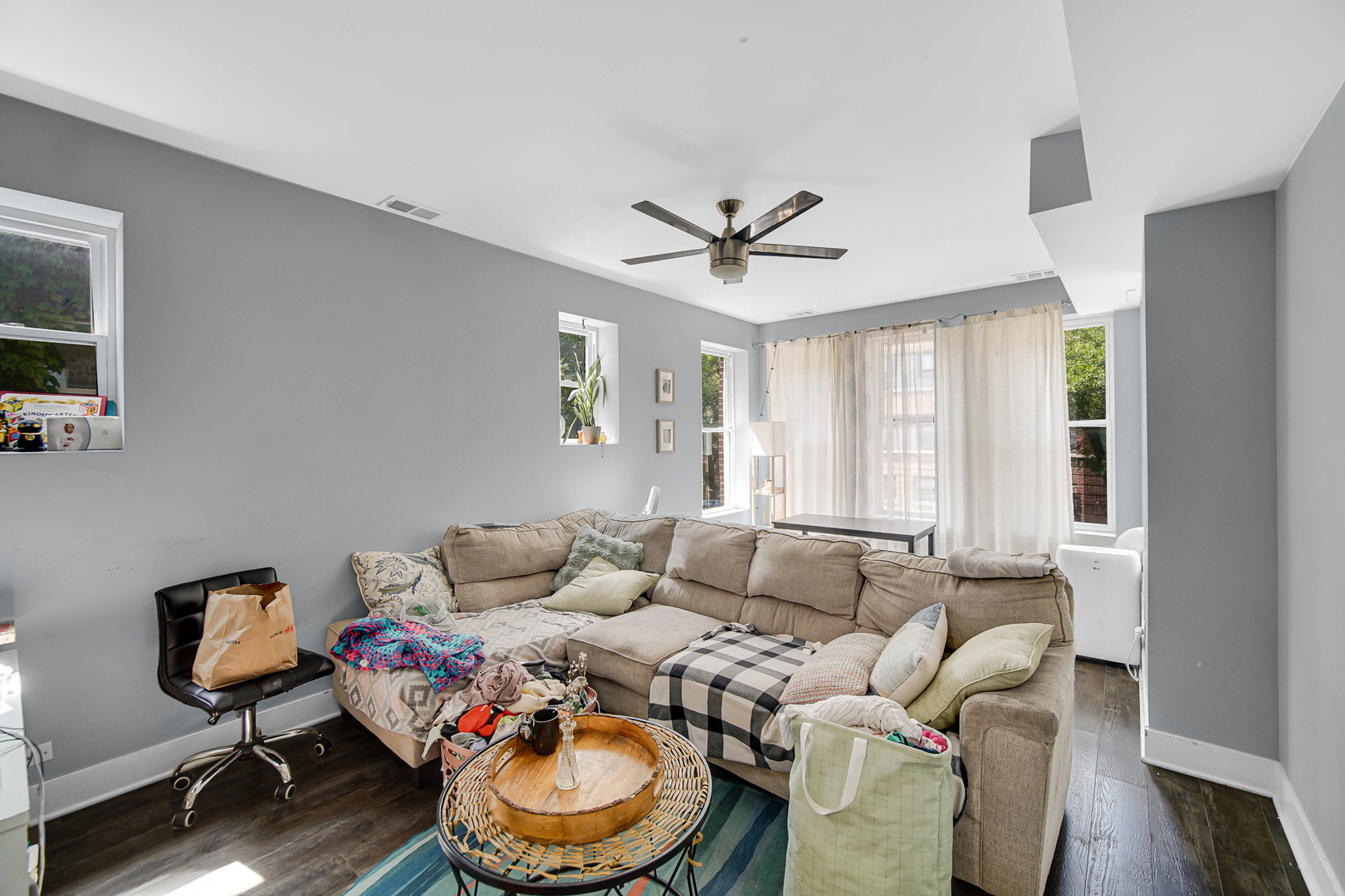 7305 S Yates Boulevard, Chicago, IL 60649