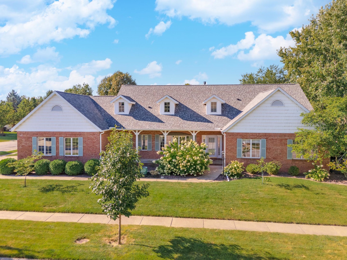 41 Ravenwood Circle, Bloomington, IL 61704