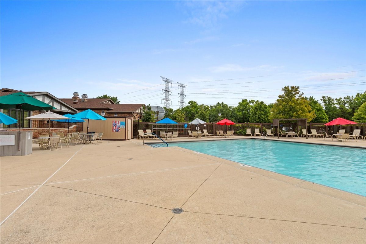 7711 W OAK RIDGE Court #2A, Palos Heights, IL 60463