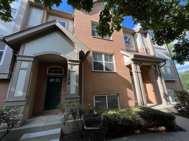 1122 N Claremont Drive, Palatine, IL 60074