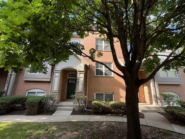 1122 N Claremont Drive, Palatine, IL 60074