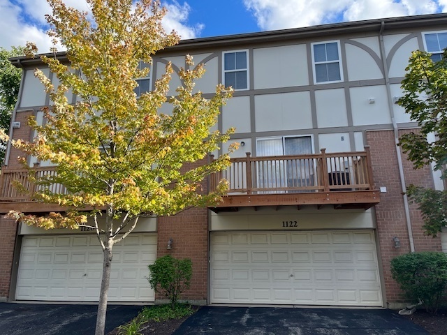 1122 N Claremont Drive, Palatine, IL 60074