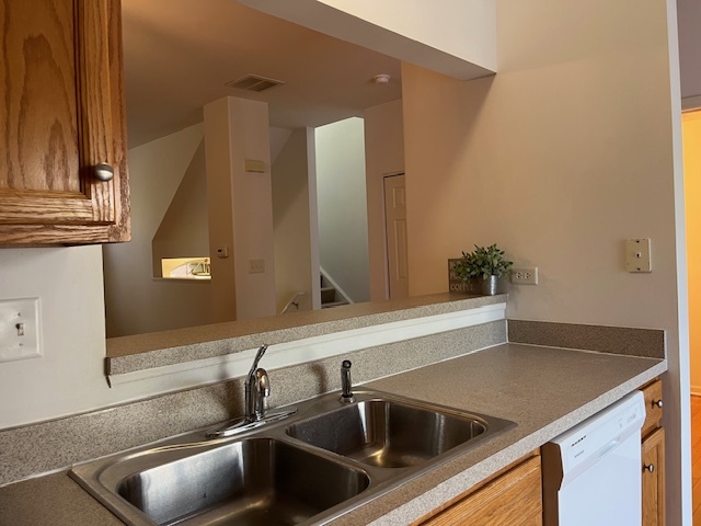 1122 N Claremont Drive, Palatine, IL 60074
