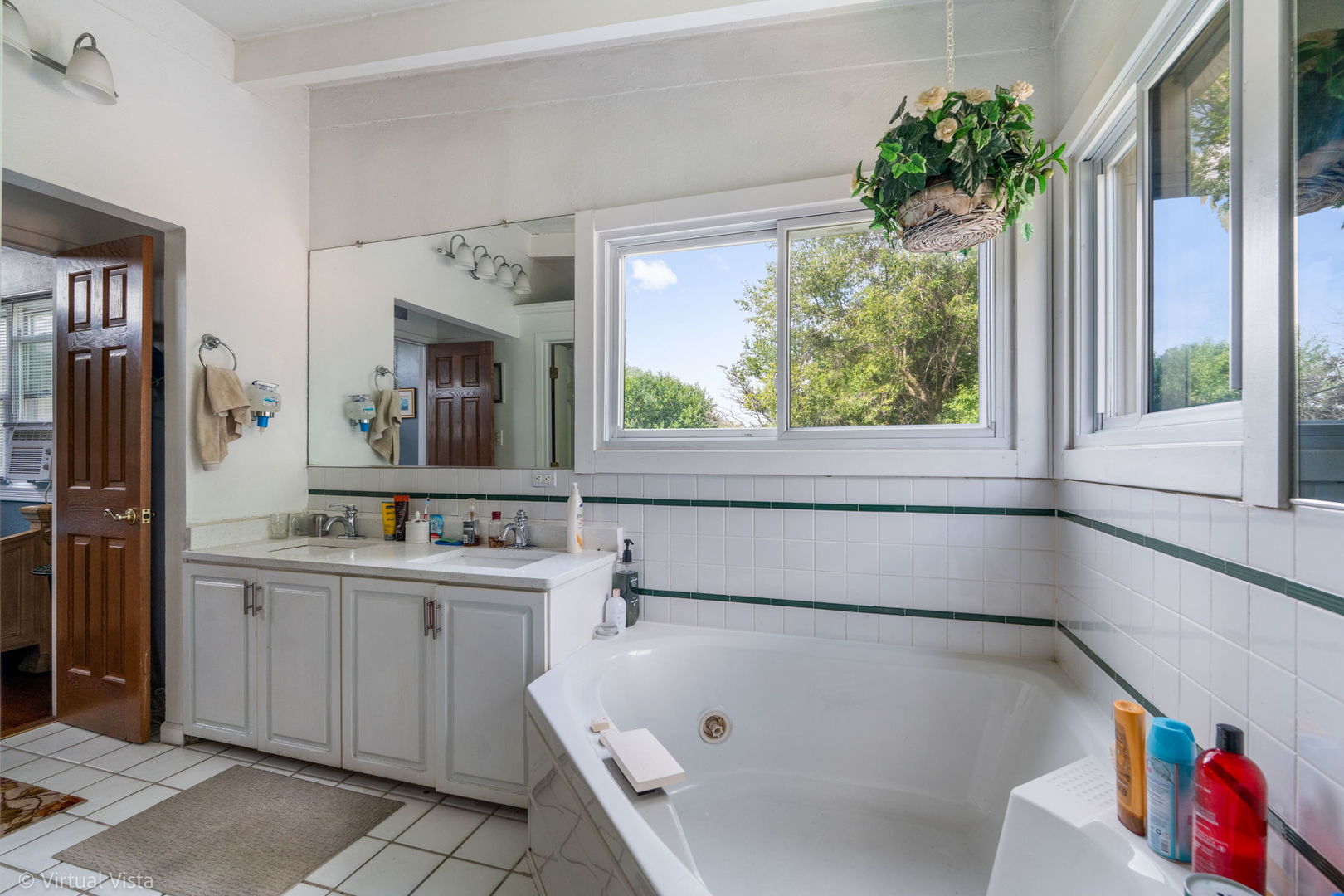 1506 Glen Ellyn Road, Glendale Heights, IL 60139