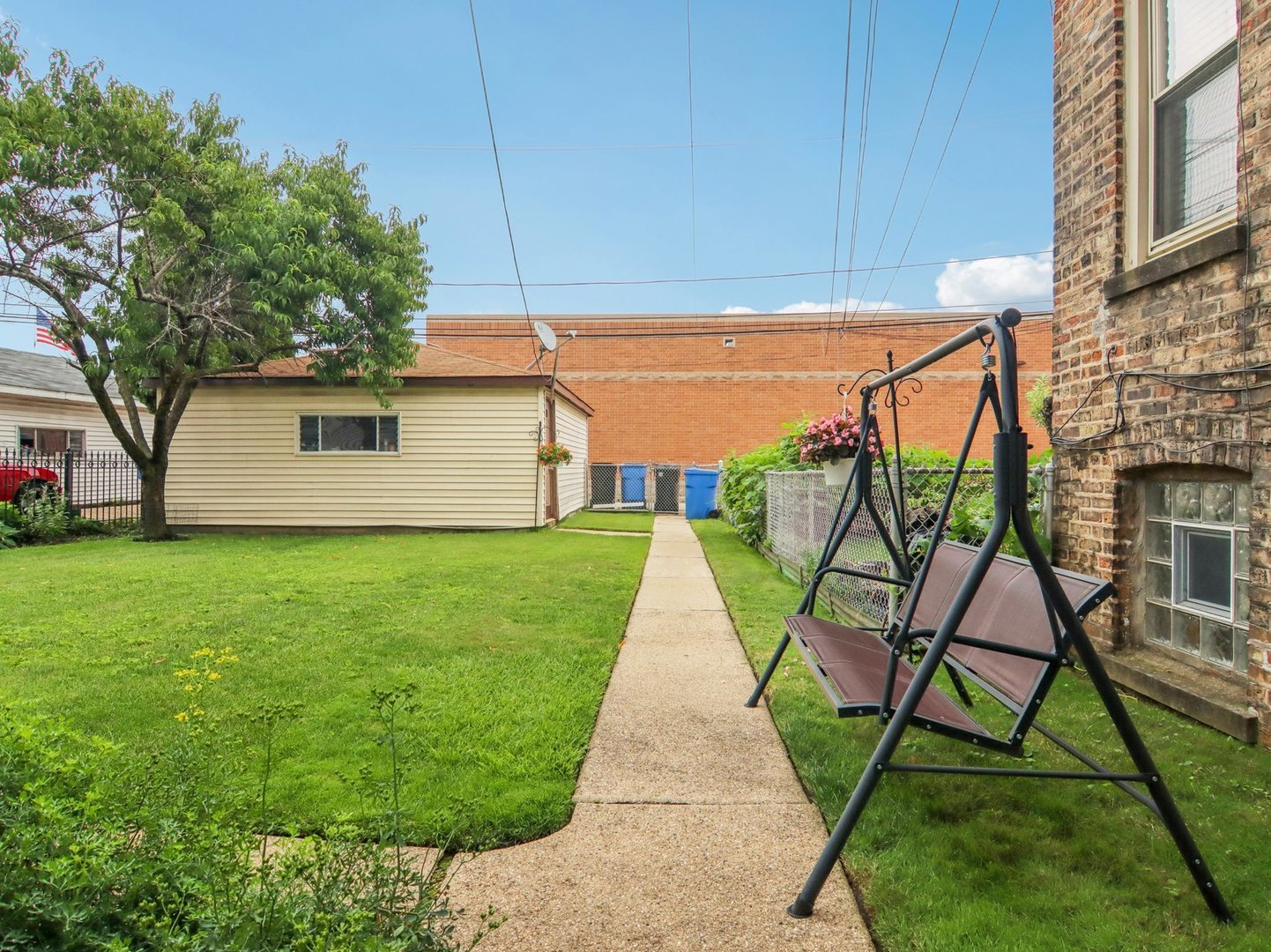 6141 N Artesian Avenue, Chicago, IL 60659