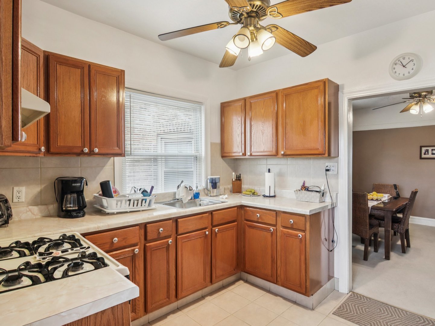 6141 N Artesian Avenue, Chicago, IL 60659