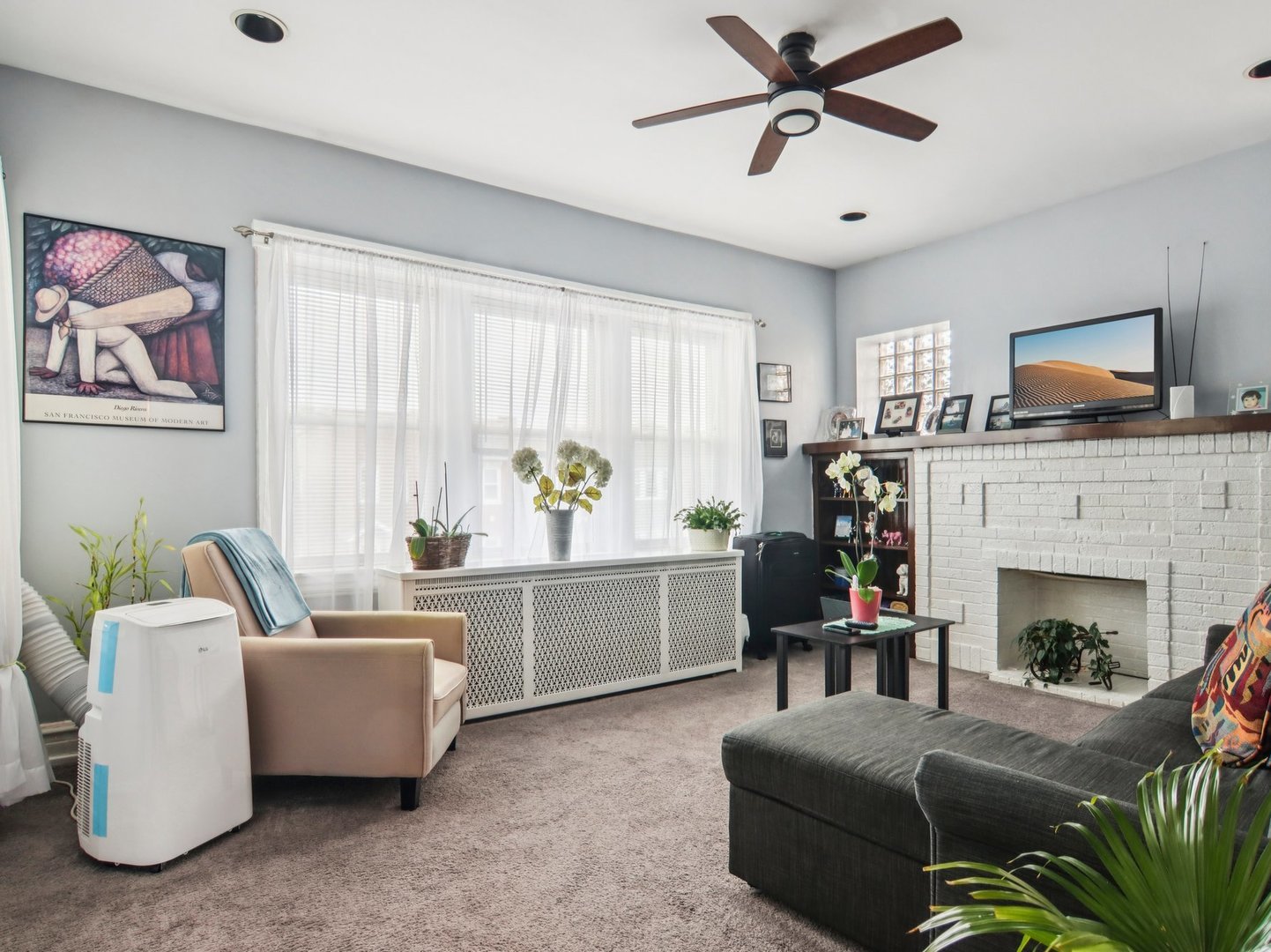 6141 N Artesian Avenue, Chicago, IL 60659