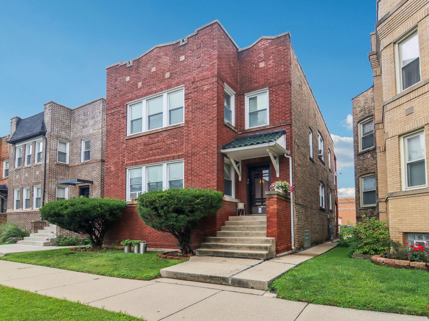 6141 N Artesian Avenue, Chicago, IL 60659