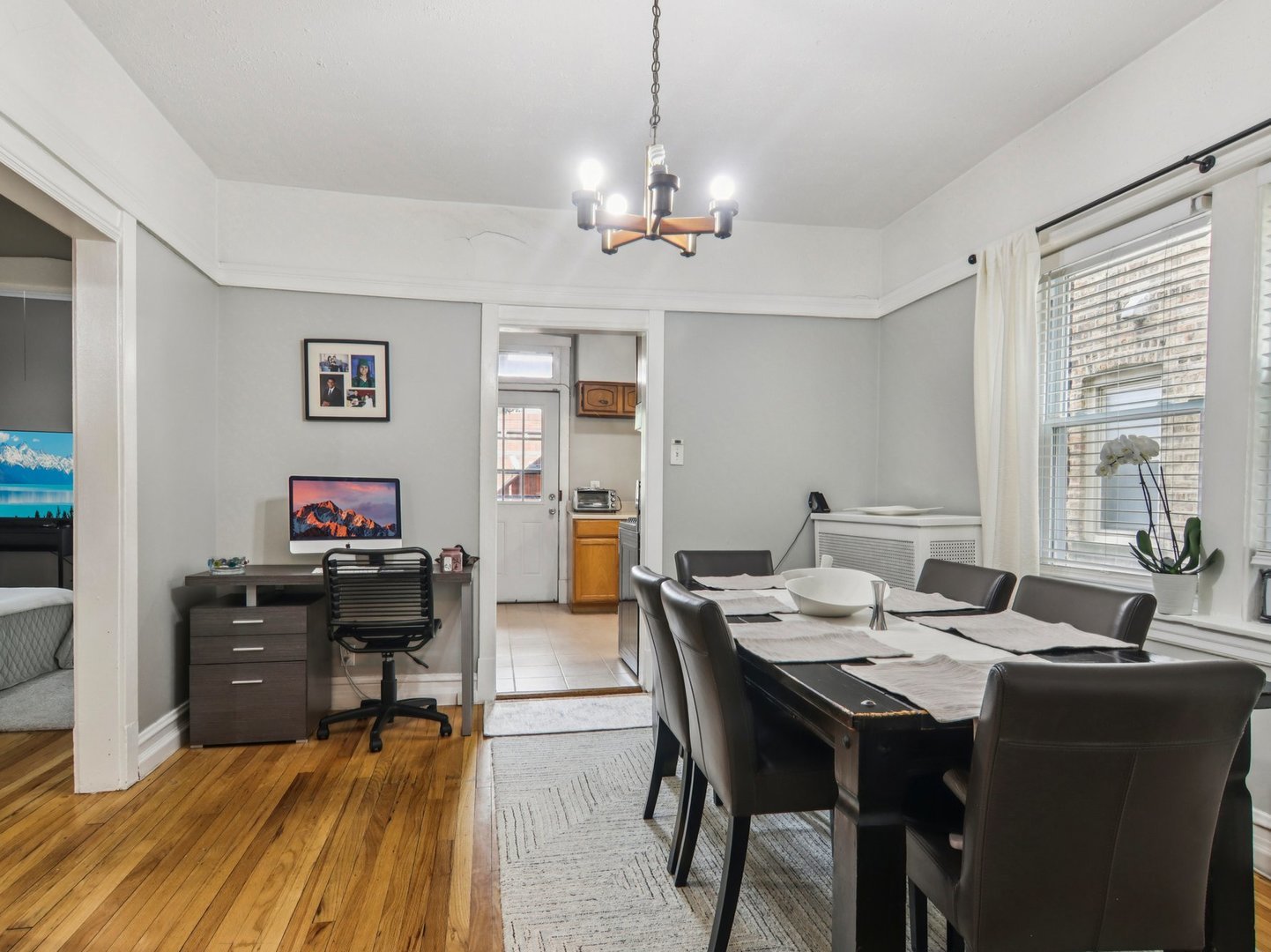 6141 N Artesian Avenue, Chicago, IL 60659
