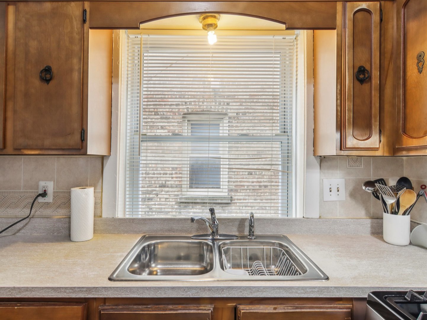 6141 N Artesian Avenue, Chicago, IL 60659