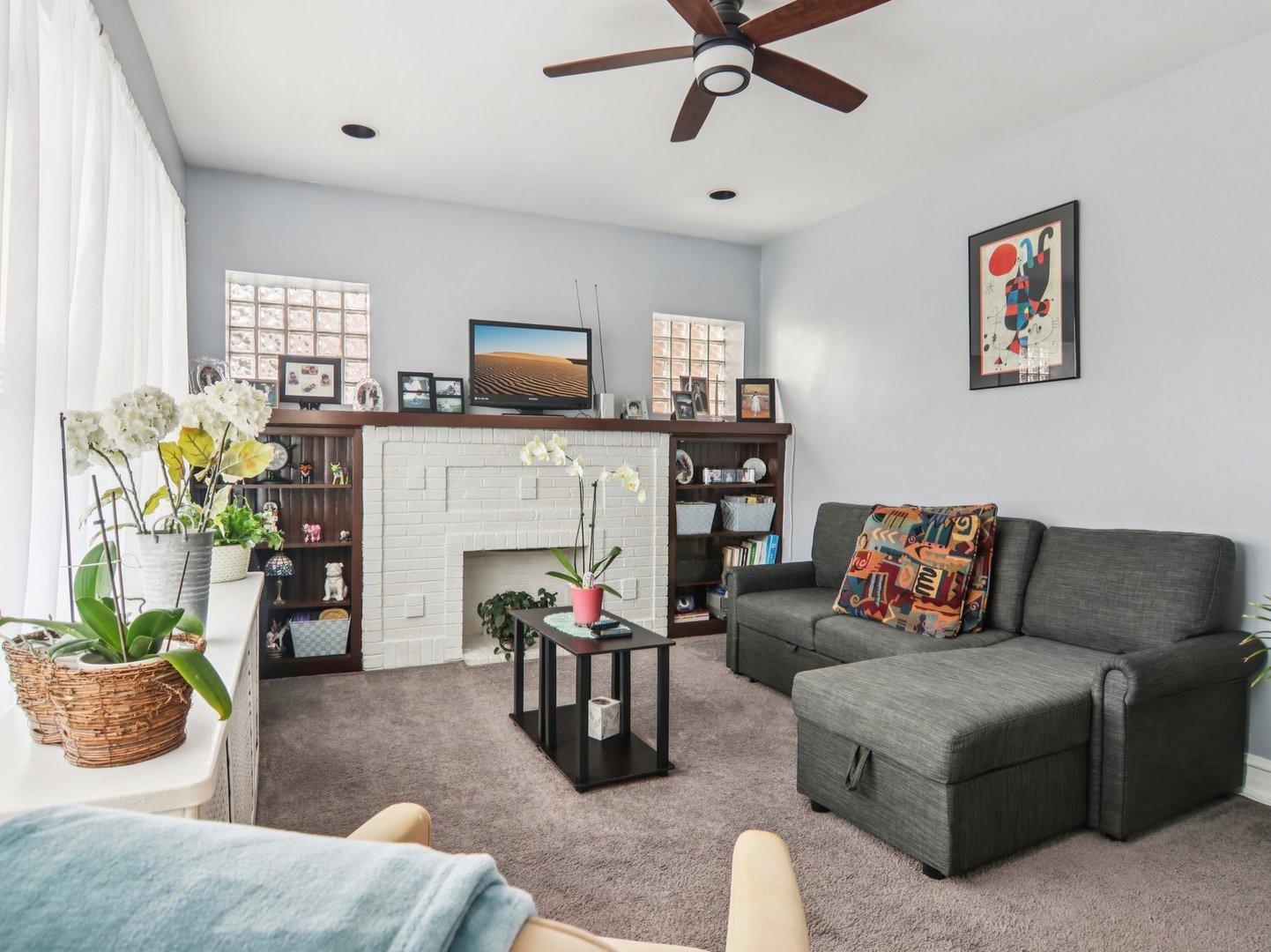 6141 N Artesian Avenue, Chicago, IL 60659