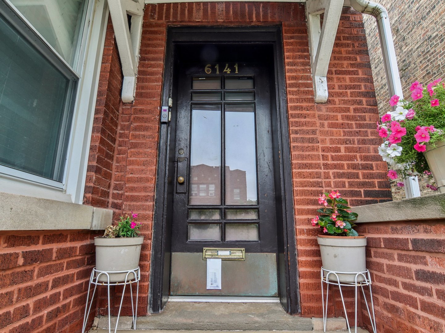 6141 N Artesian Avenue, Chicago, IL 60659