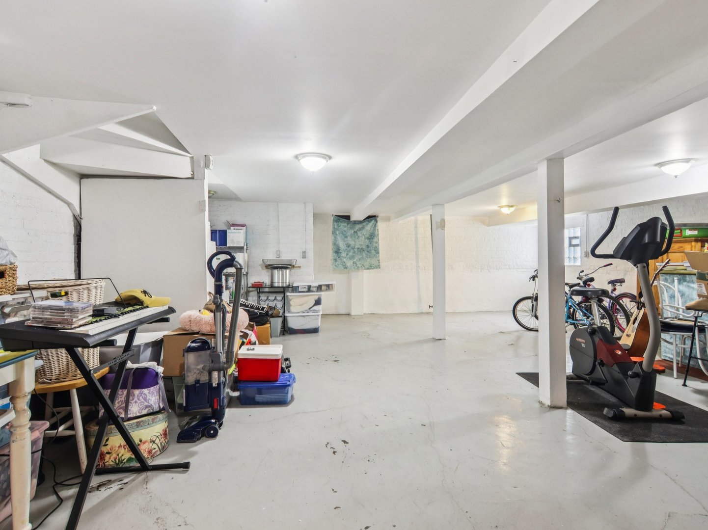 6141 N Artesian Avenue, Chicago, IL 60659