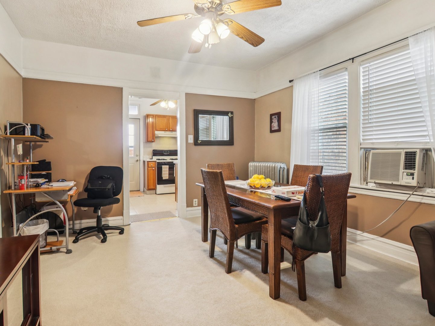 6141 N Artesian Avenue, Chicago, IL 60659