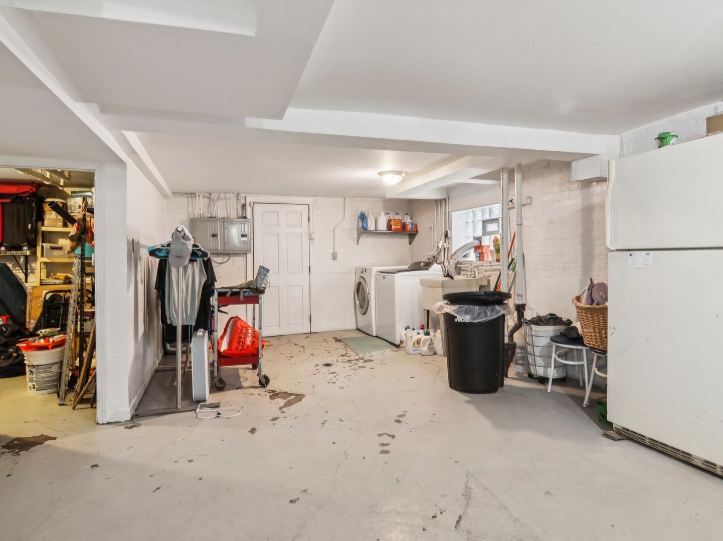 6141 N Artesian Avenue, Chicago, IL 60659
