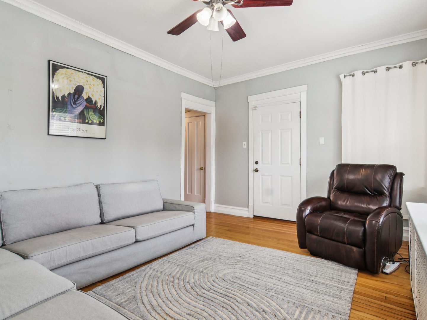 6141 N Artesian Avenue, Chicago, IL 60659