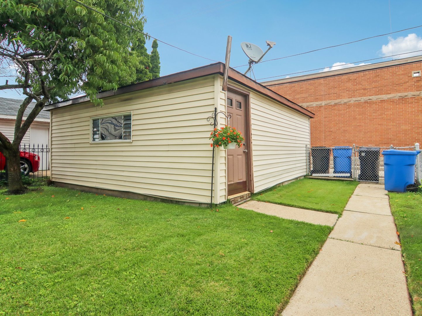 6141 N Artesian Avenue, Chicago, IL 60659