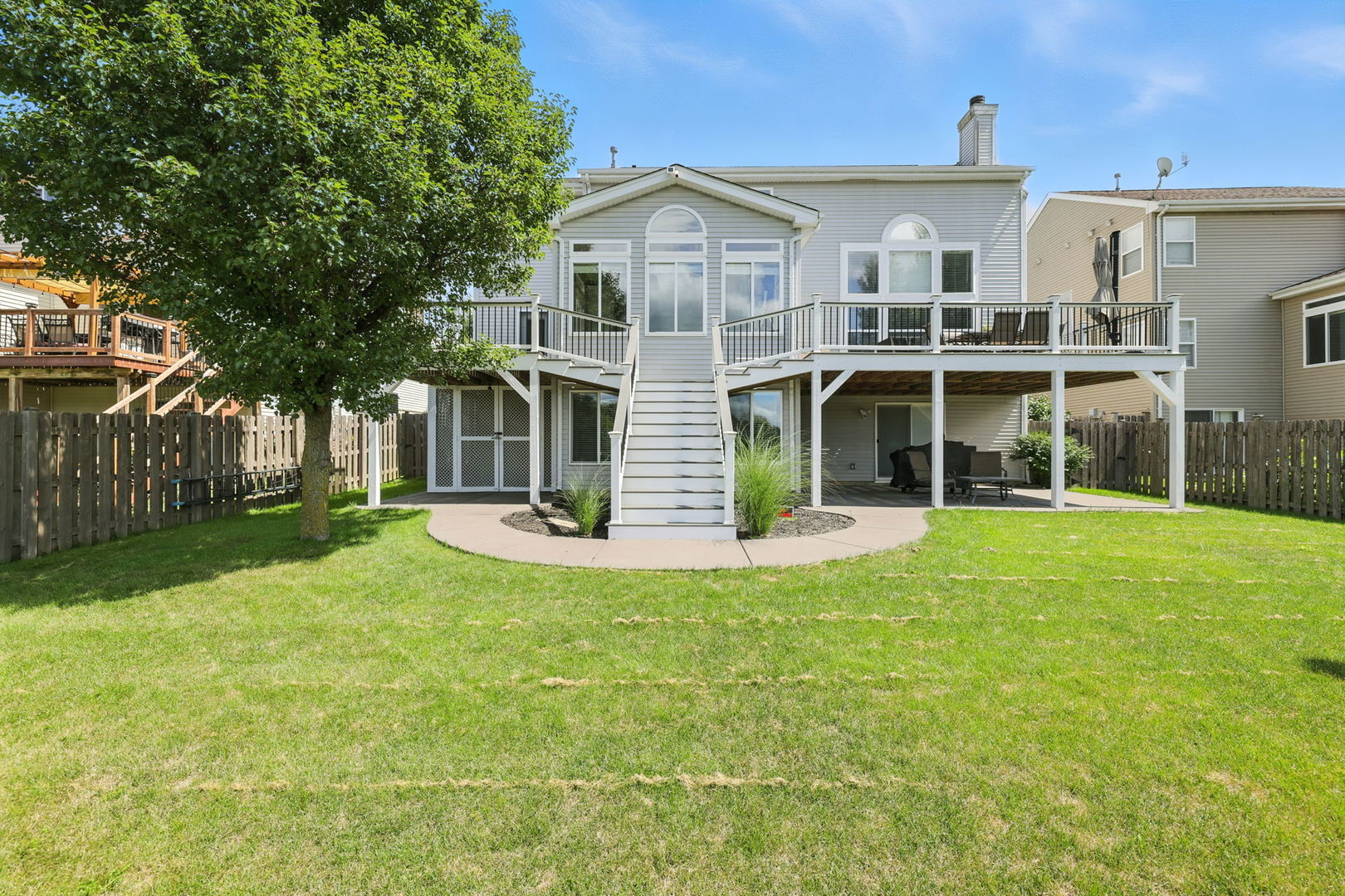 26 N Berkshire Lane, Round Lake, IL 60073