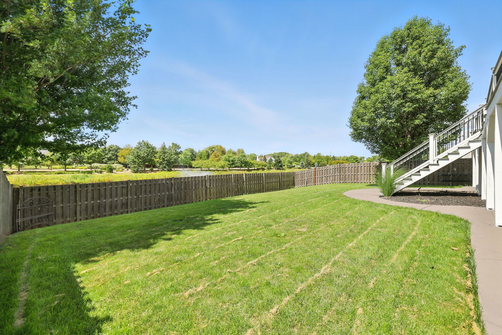 26 N Berkshire Lane, Round Lake, IL 60073