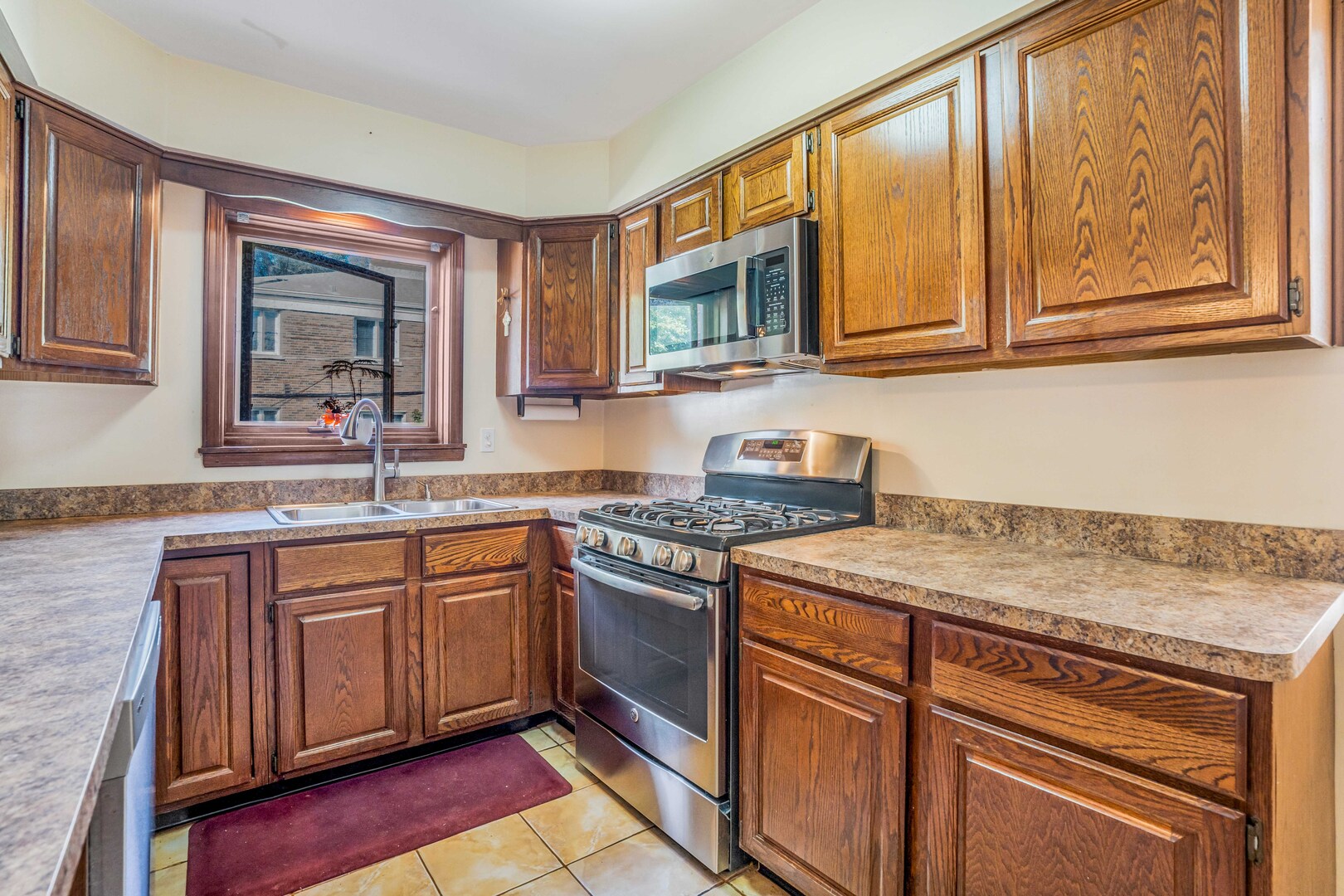 8129 Lake Street, River Forest, IL 60305