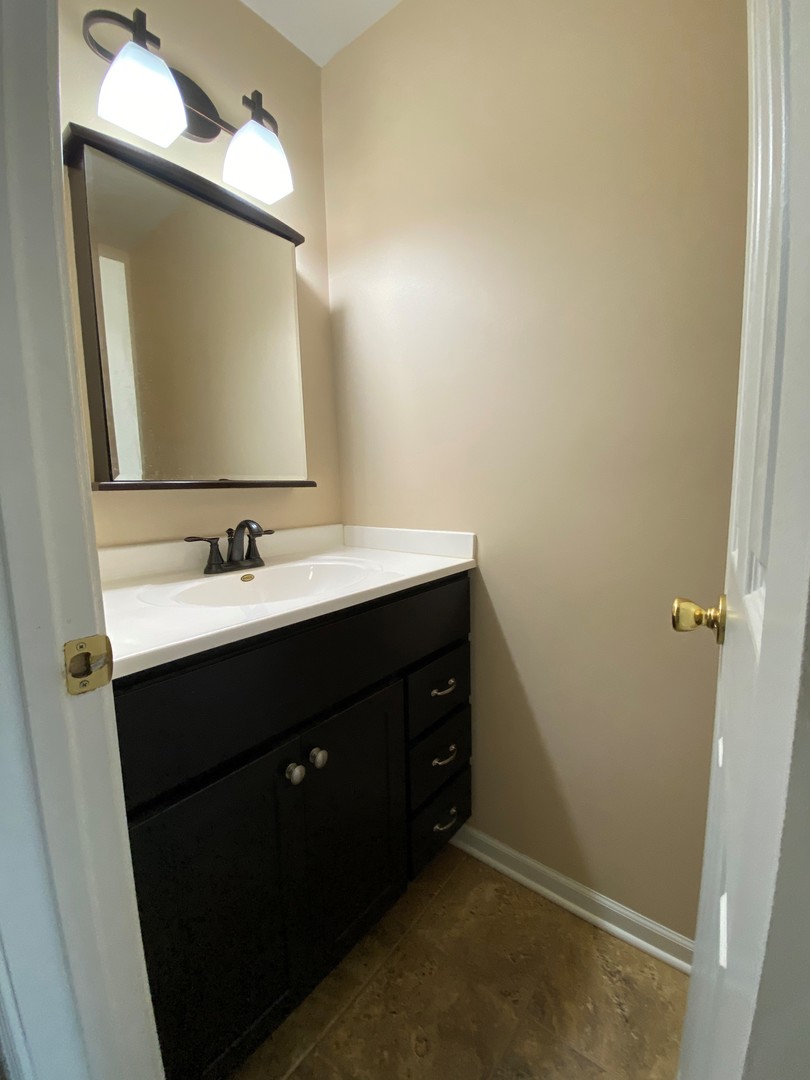 333 Regatta Point, Schaumburg, IL 60194