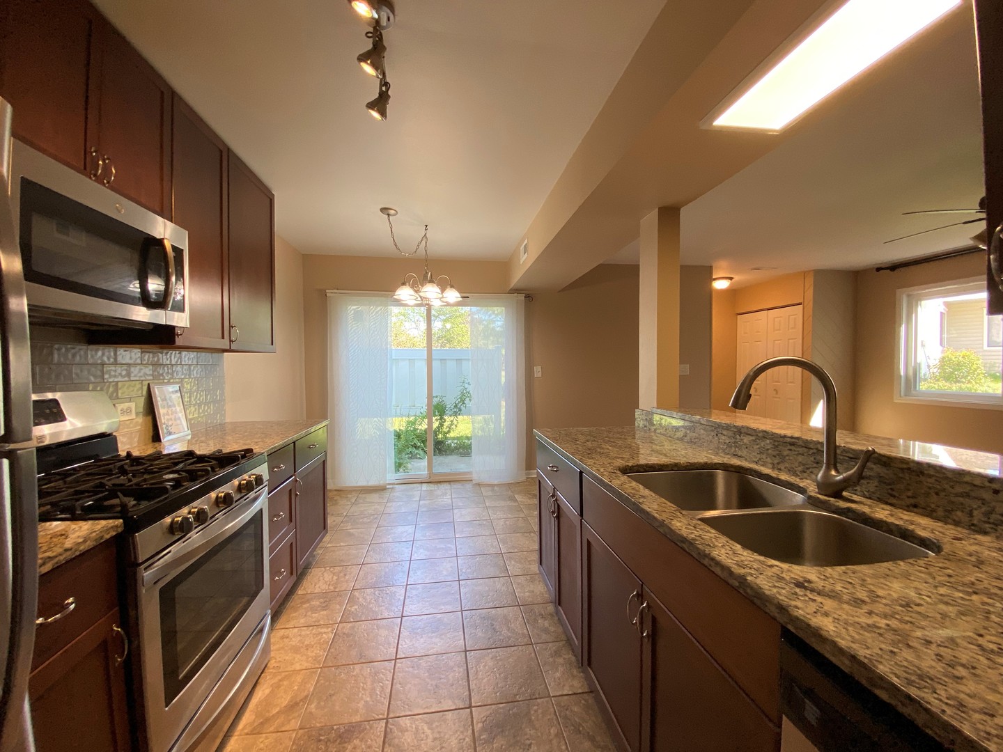 333 Regatta Point, Schaumburg, IL 60194