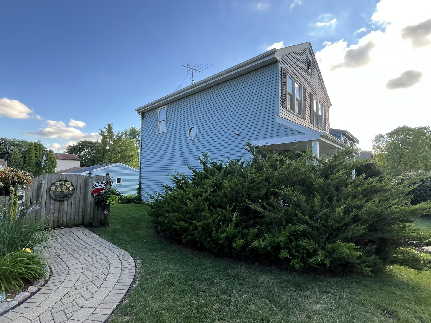 1008 Geneva Drive, Geneva, IL 60134