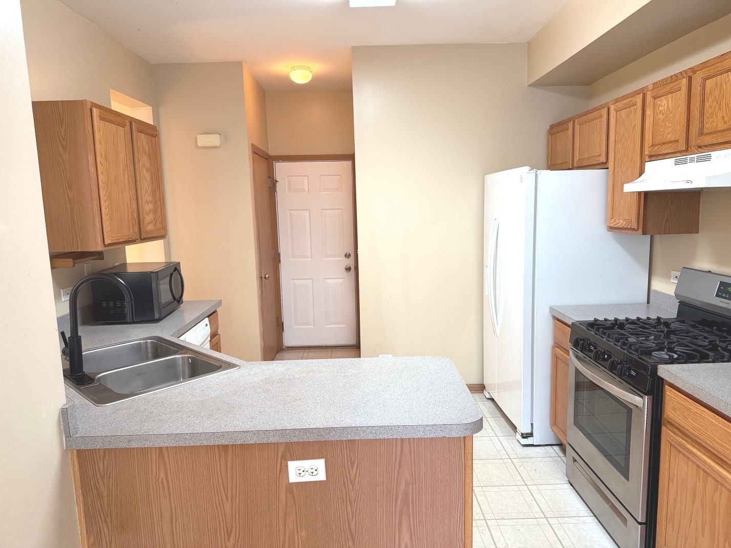 3112 Ollerton Avenue, Aurora, IL 60502