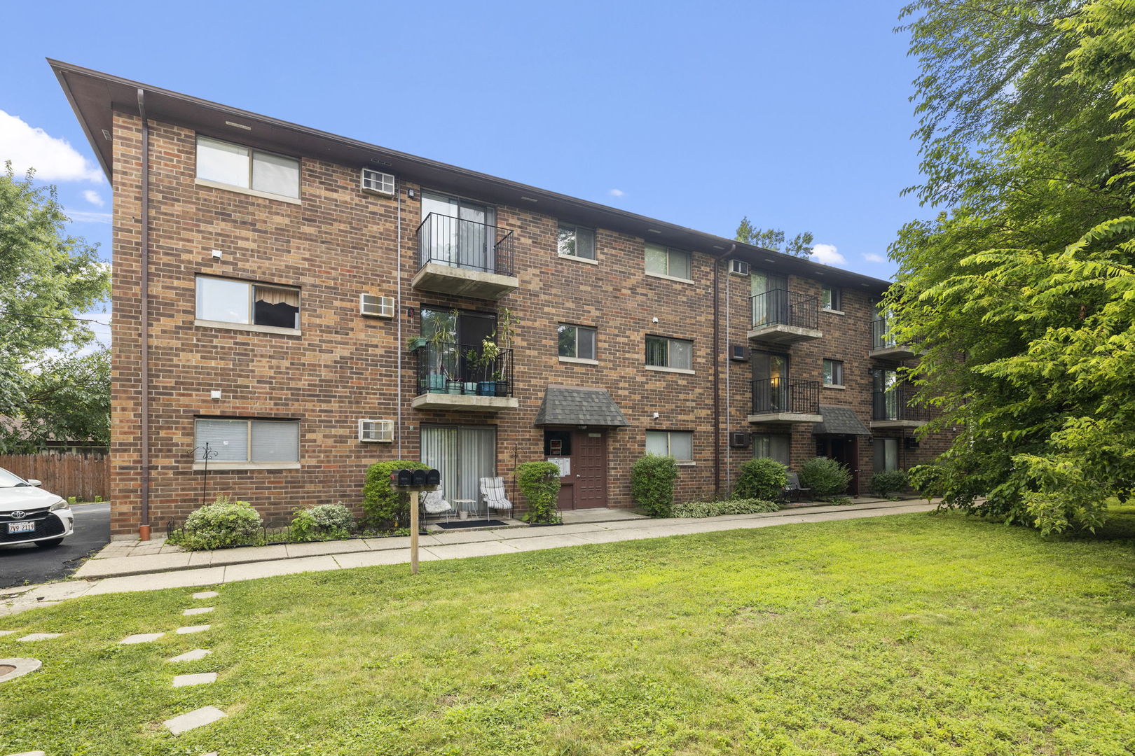 1030 Dunlop Avenue #1E, Forest Park, IL 60130