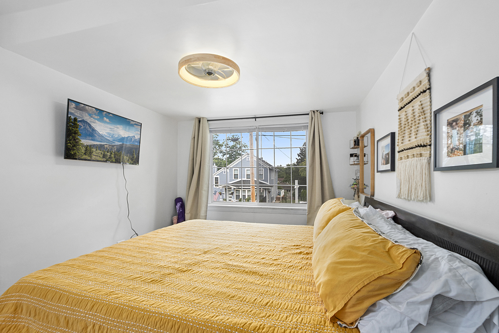 714 Walnut Street, Lemont, IL 60439