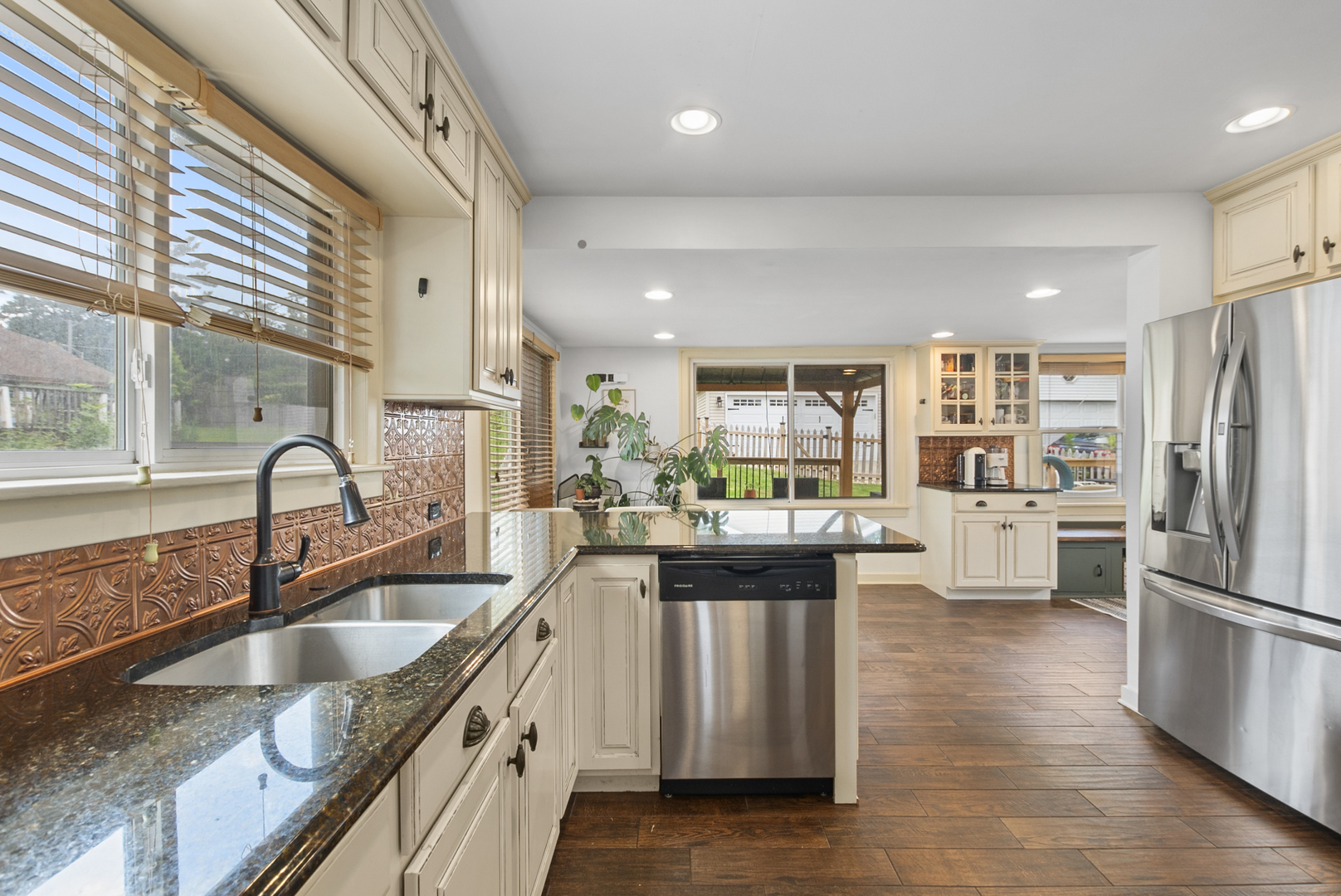 714 Walnut Street, Lemont, IL 60439