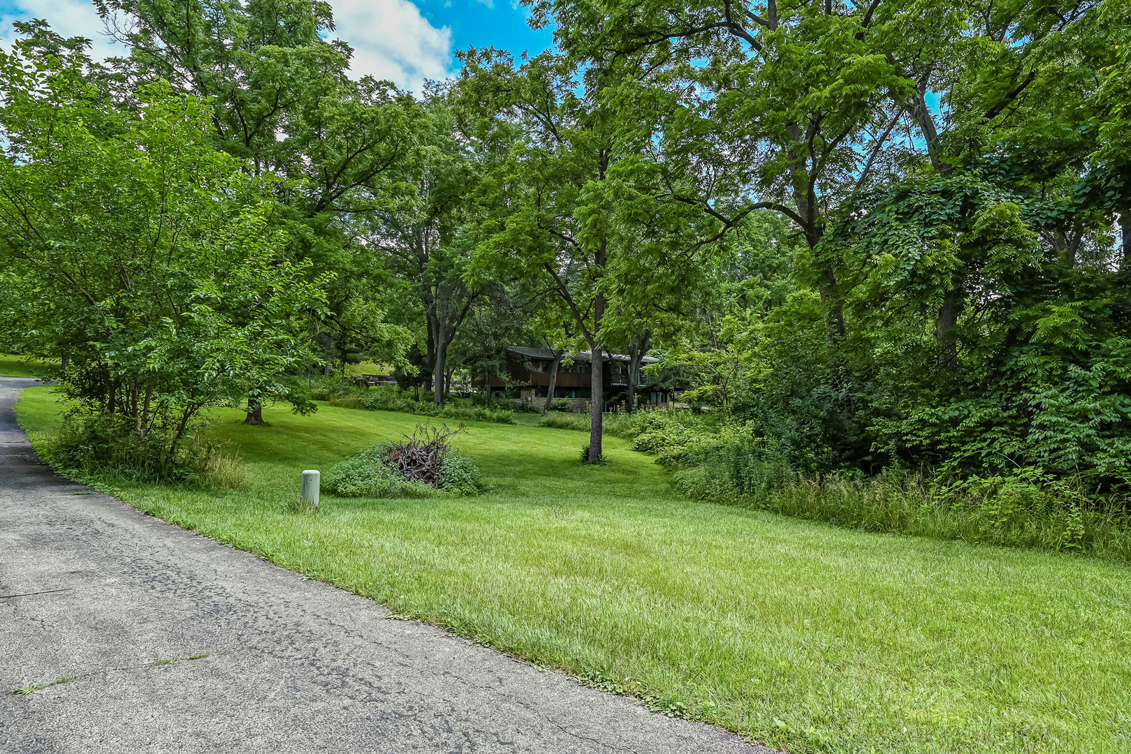 16W340 97th Street, Burr Ridge, IL 60527