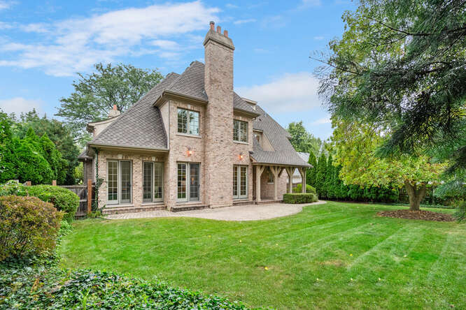 210 W Hickory Street, Hinsdale, IL 60521
