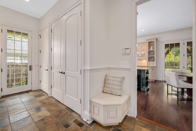 210 W Hickory Street, Hinsdale, IL 60521